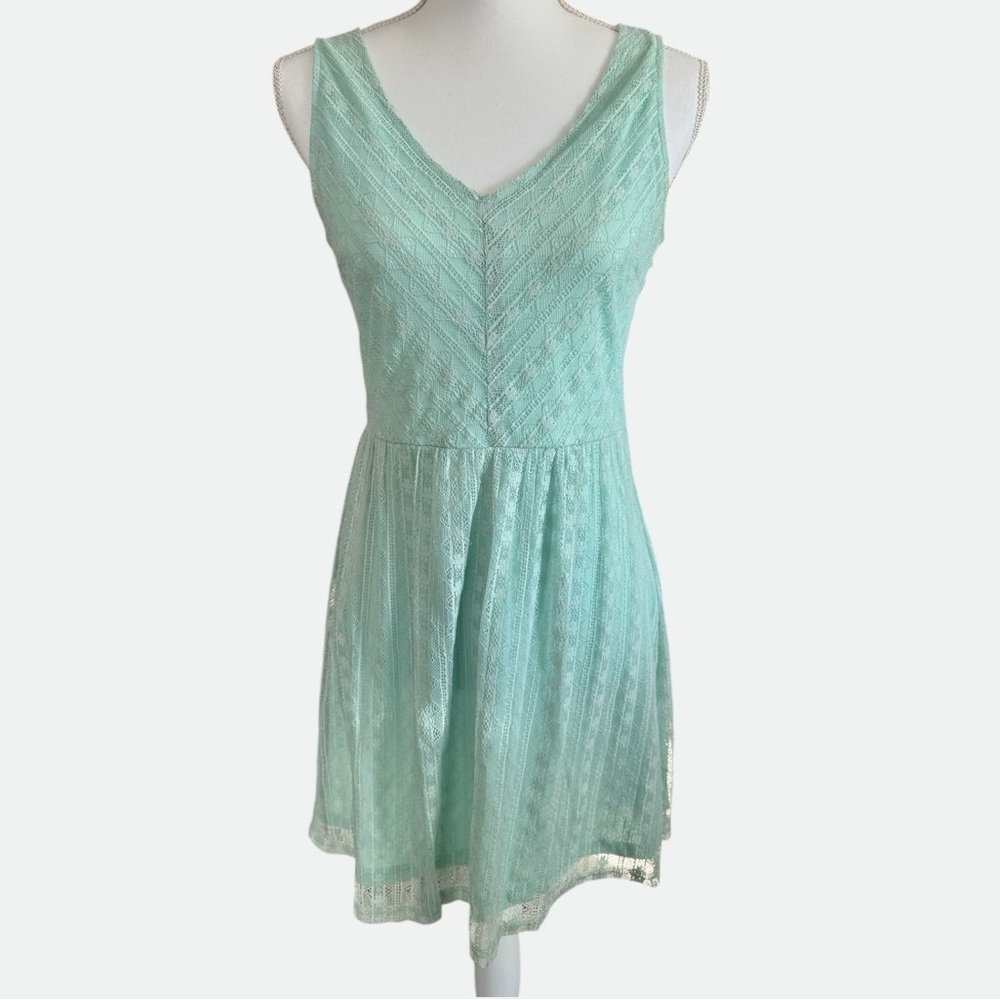 Mint Green Sleeveless Lace Dress